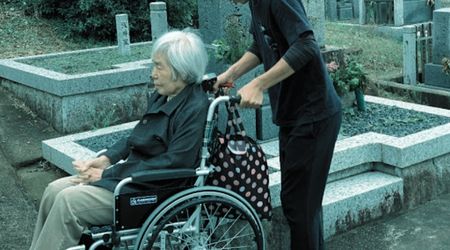 墓参りに行く写真